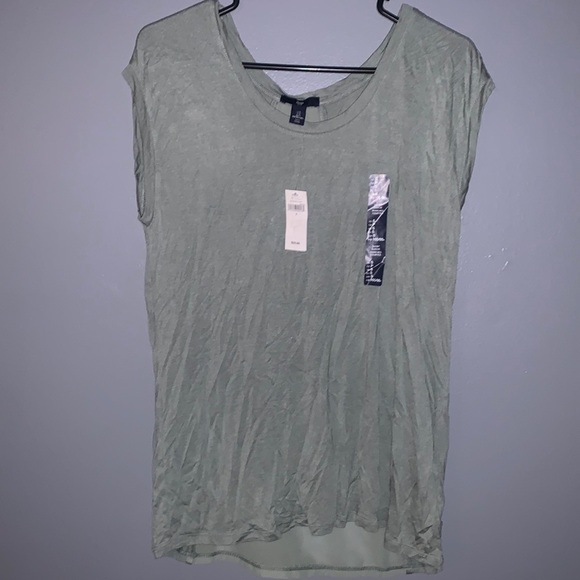 GAP Tops - NWT green gap t-shirt! See through back material.